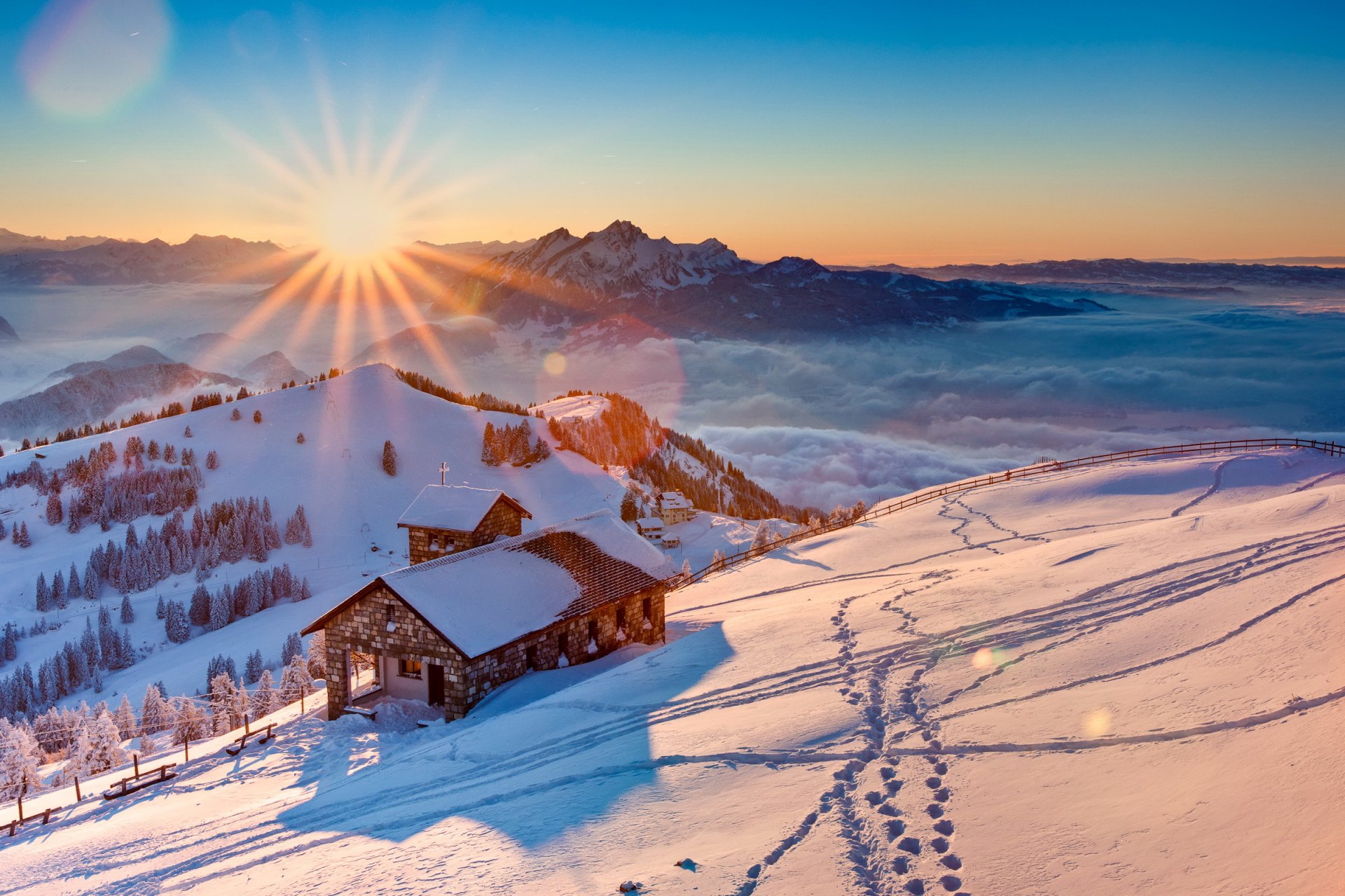 maisons montagnes hiver ciel neige arbres brouillard soleil