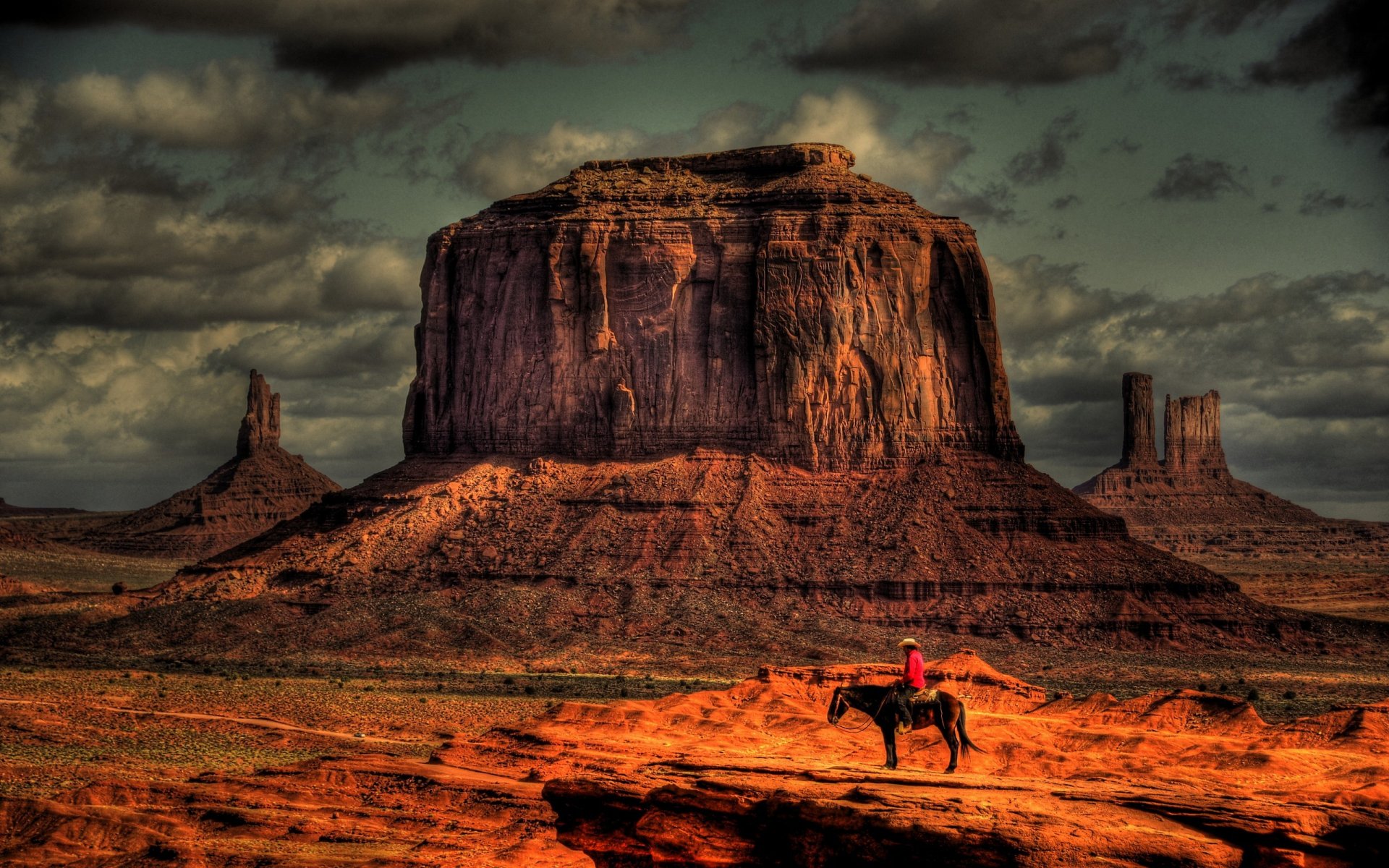 montagne cielo nuvole cavaliere cowboy cavallo