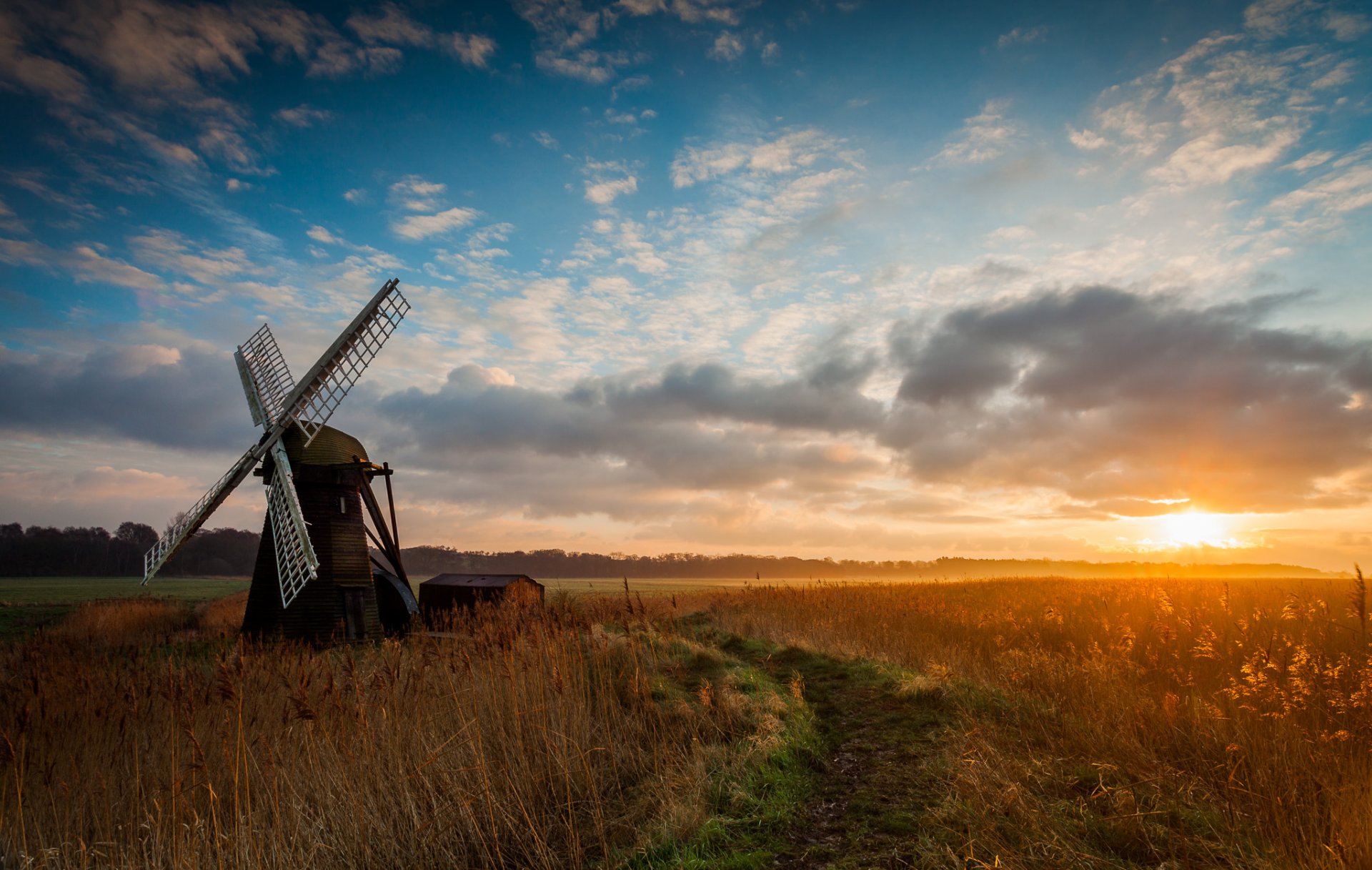 champ moulin moulin à vent matin lever du soleil