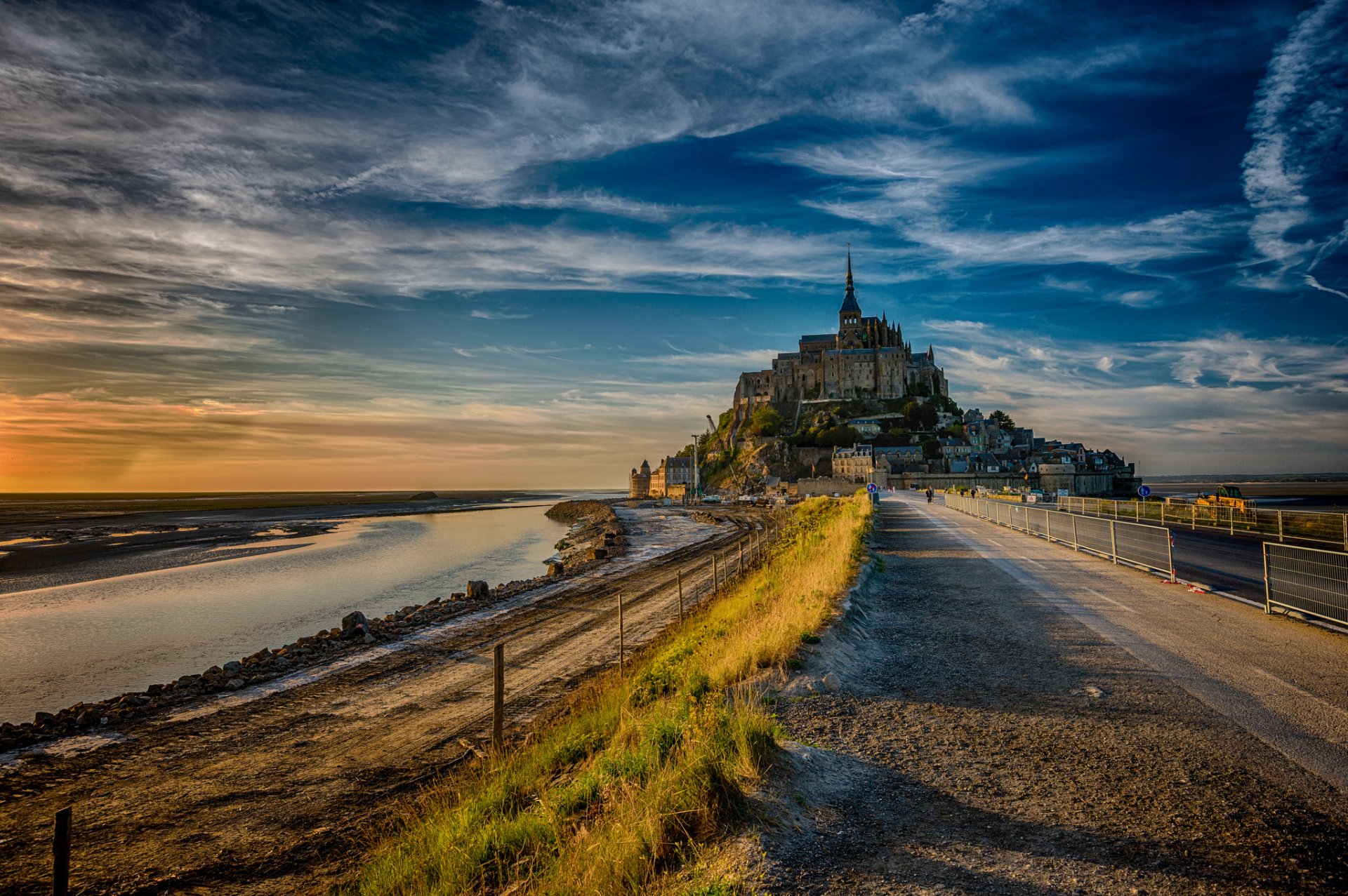 francja wyspa mont saint-michel droga wieczór