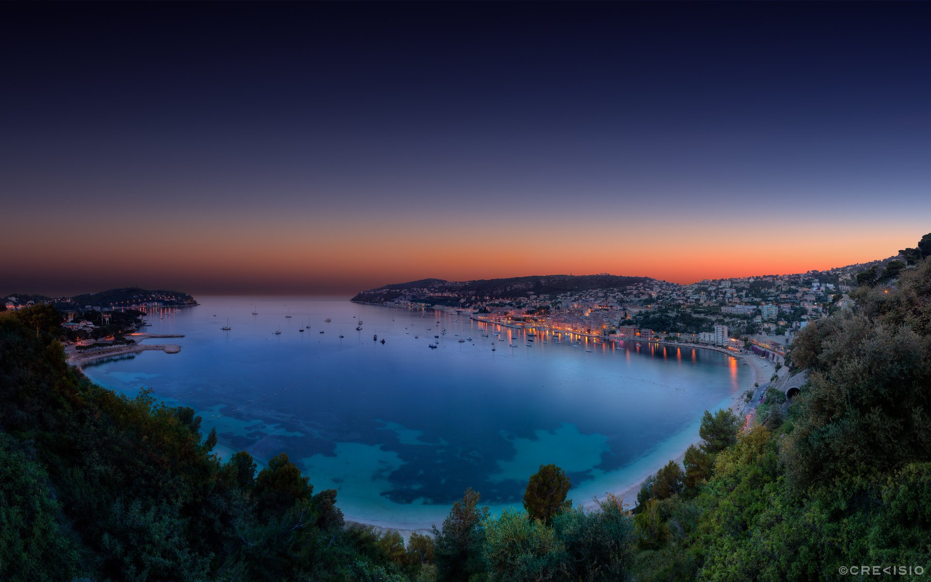 villefranche sur mer riviera francesa noche panoramma bahía bahía crepúsculo puesta de sol mónaco