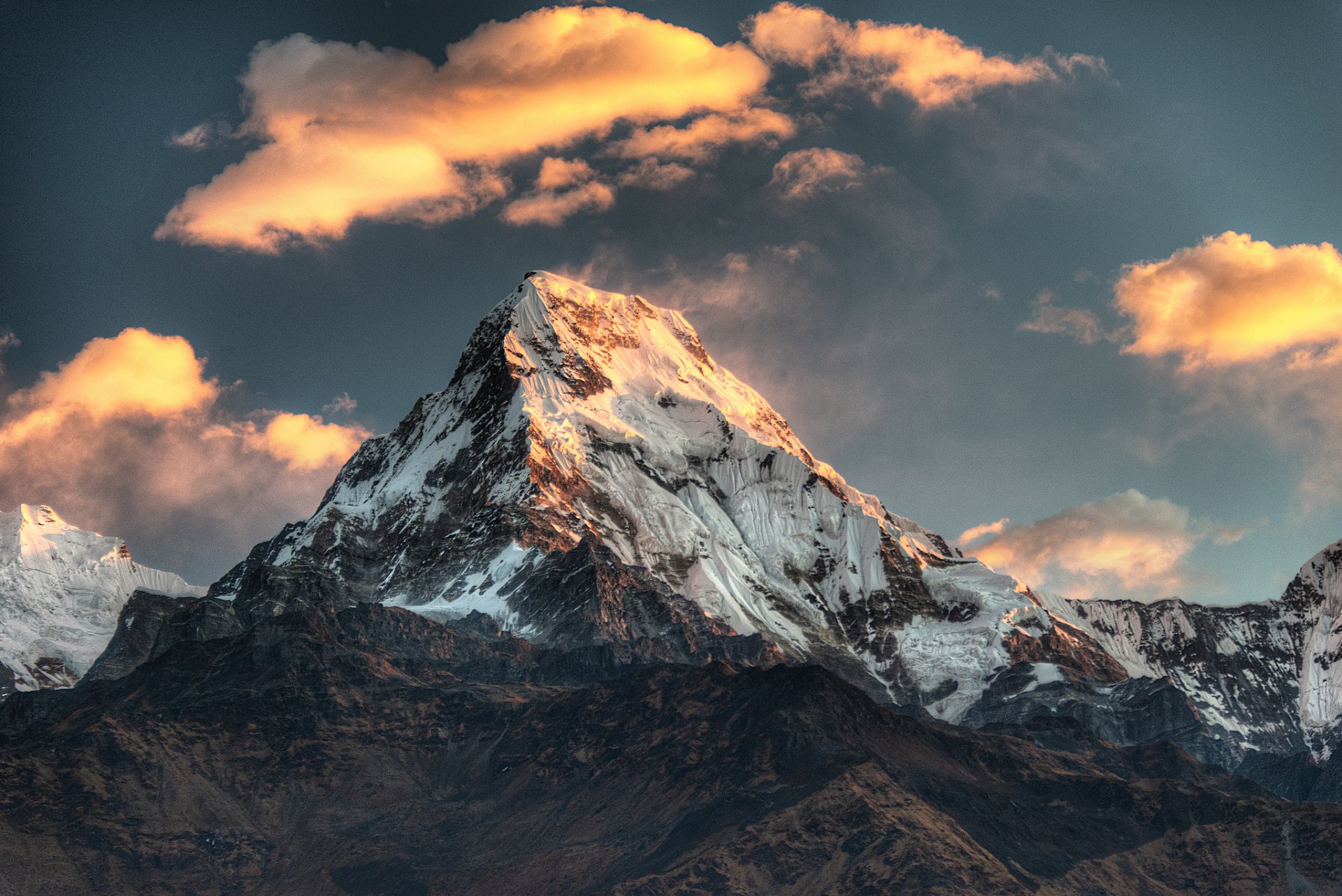 poon hill nepal montagna neve vetta