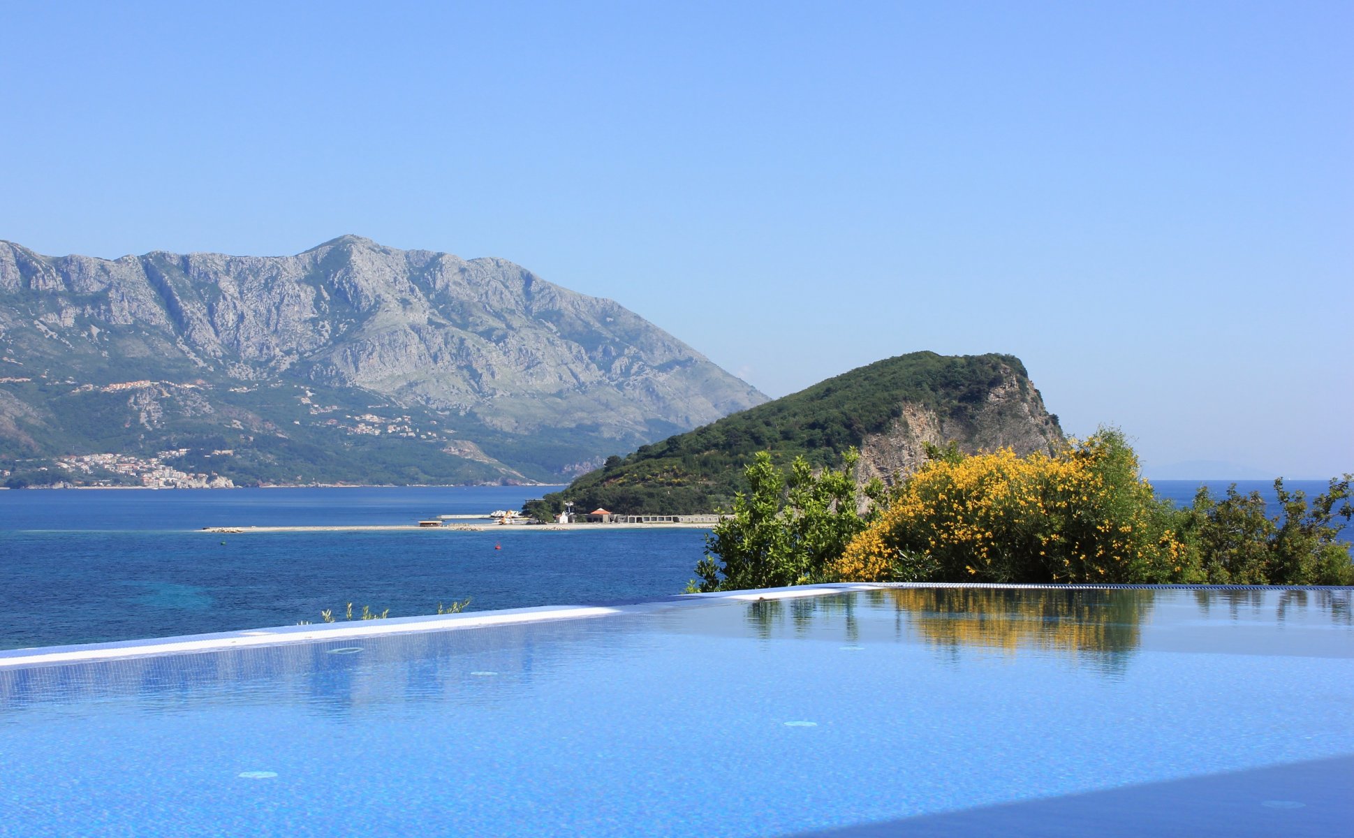 mer eau piscine montagnes collines rochers arbres