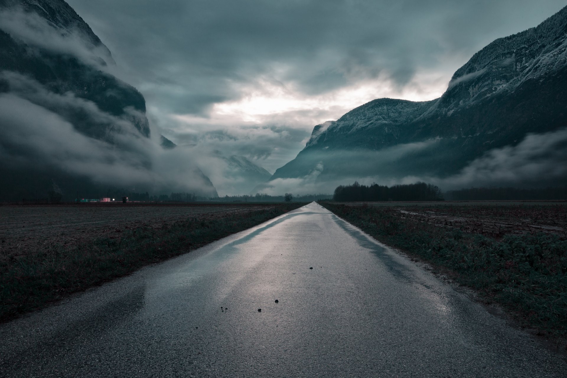 straße berge wolken gras bäume