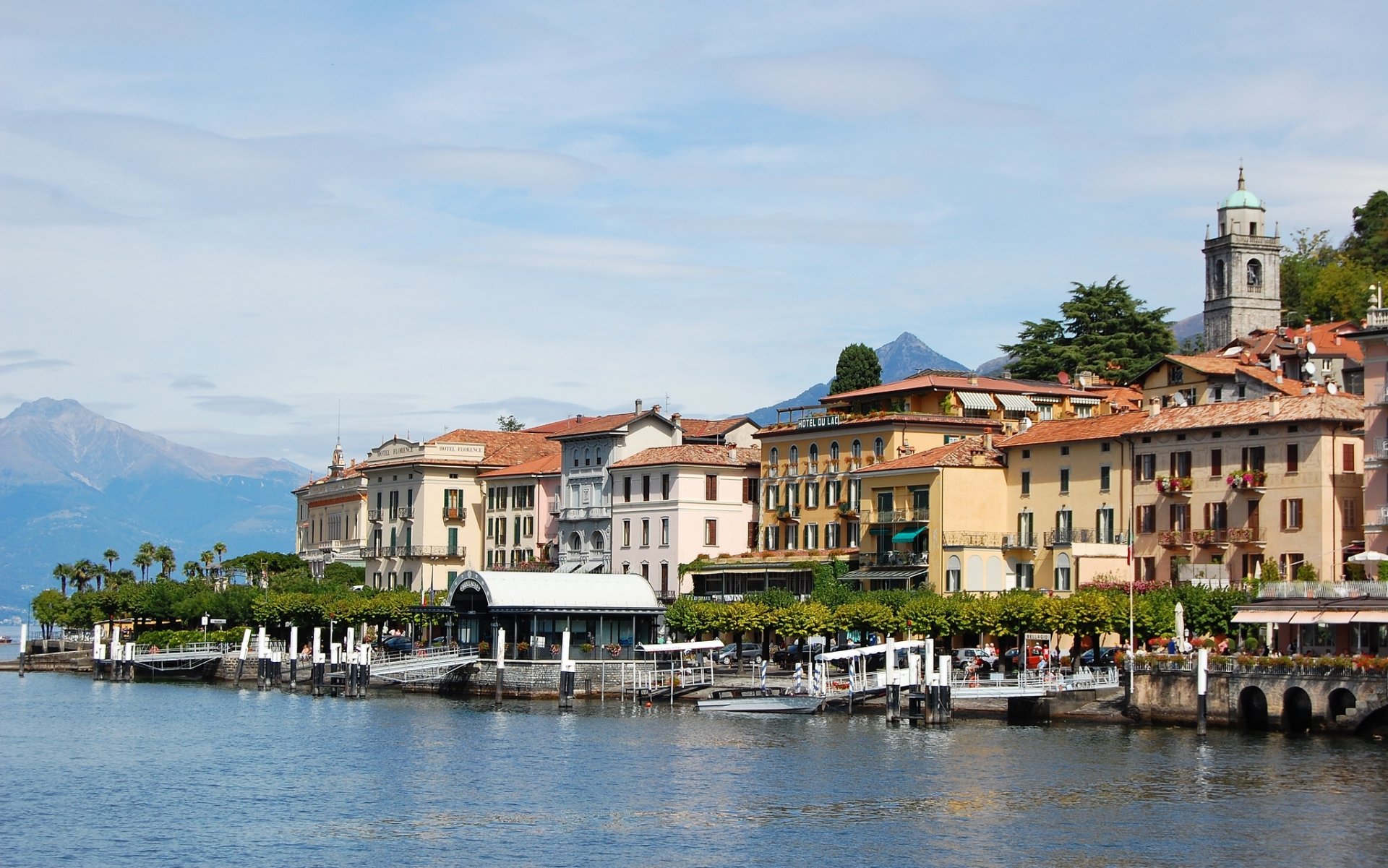 bellagio lombardy italy lake como bellagio embankment landscape buildings piers mountain