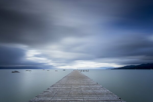 Jetée sur le lac Tahoe aux États-Unis