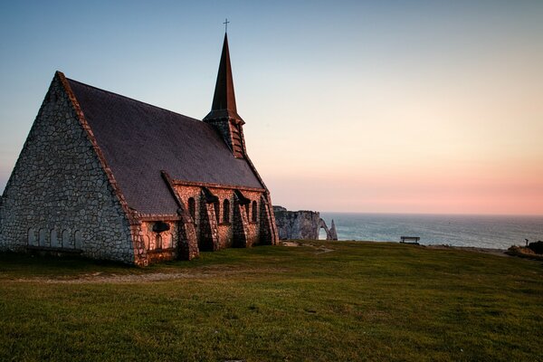 Chapelle notre-dame-de-la-garde, Normandie, France