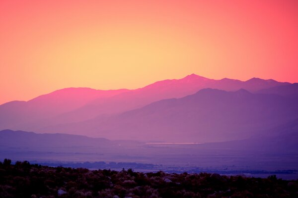 California- Valley of the Mountains at dawn