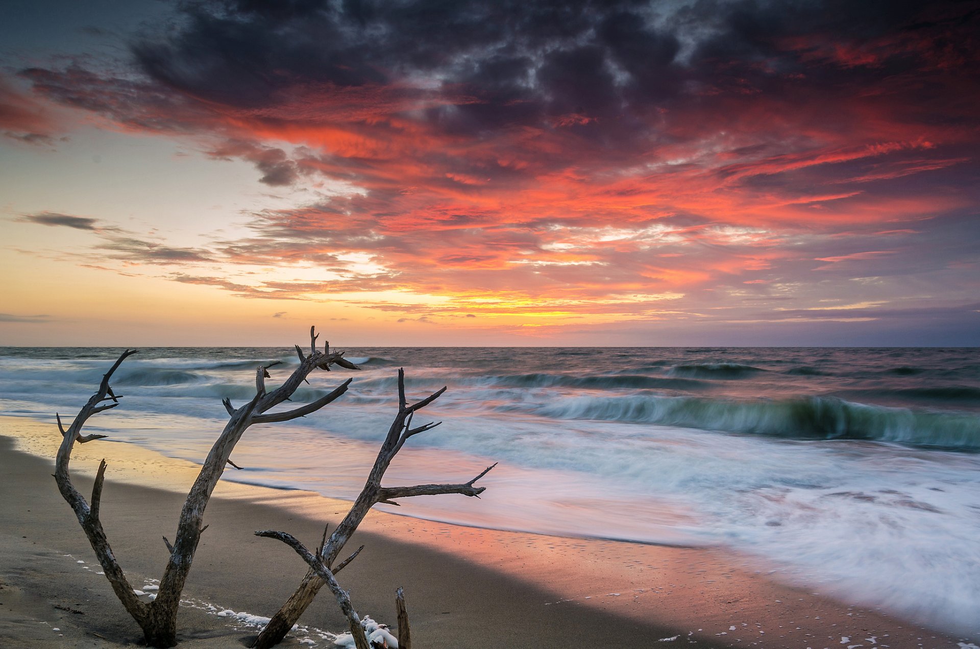 mer vagues plage matin aube