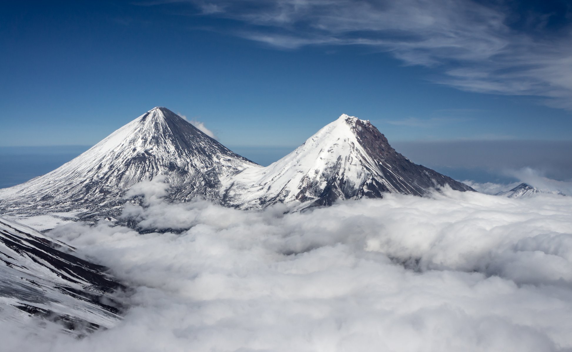 montagnes neige nuages ciel