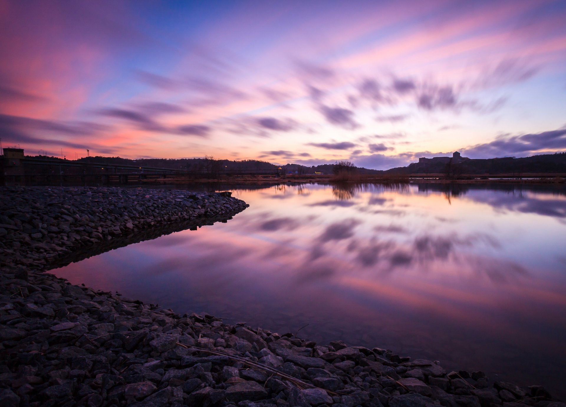 landschaft natur steine meer wasser reflexion rosa himmel blau laub hintergrund tapete widescreen vollbild widescreen widescreen