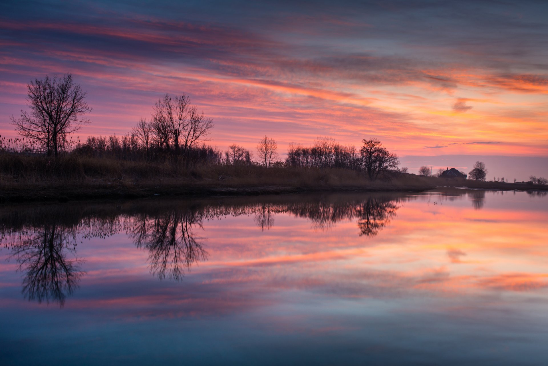 usa connecticut dorf abend dämmerung sonnenuntergang himmel wolken fluss wasser oberfläche ufer bäume reflexion natur