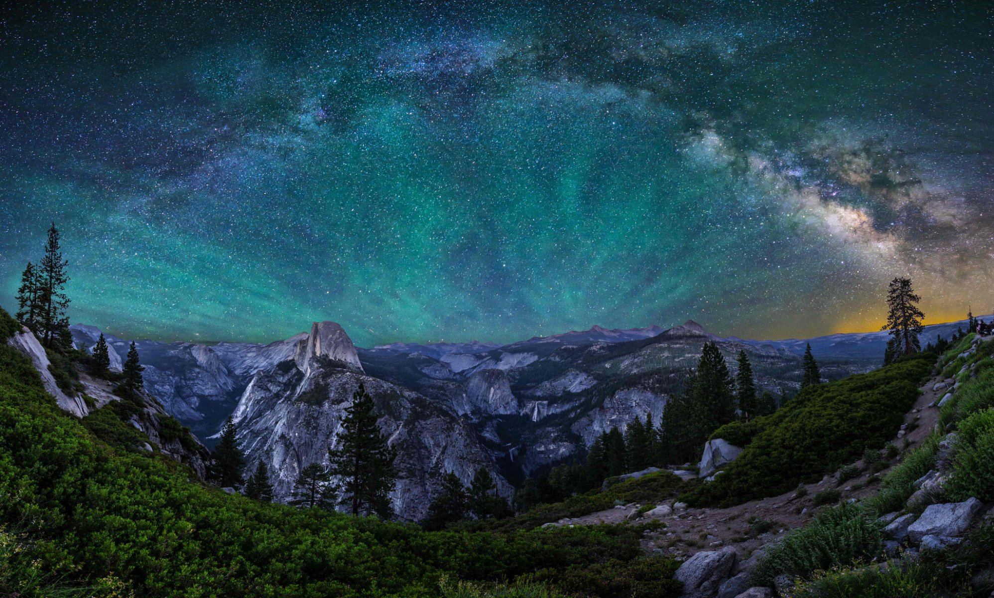 estados unidos california yosemite parque nacional montañas noche cielo estrellas resplandor