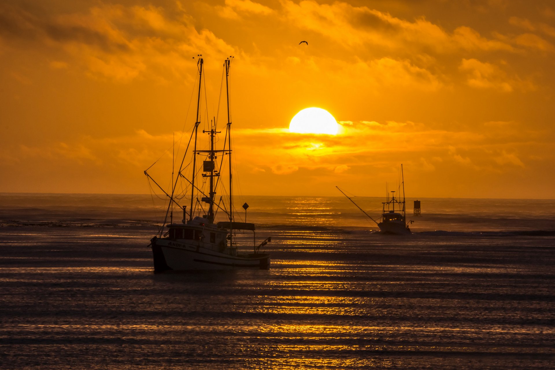 ea of the boat fishing sun night sunset