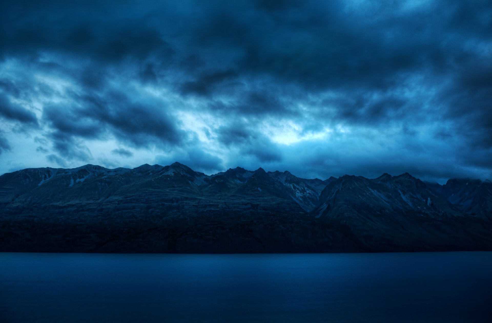 paesaggio natura montagna mare acqua cielo nuvole calma silenzio azzurro blu sfondo carta da parati widescreen schermo intero widescreen widescreen