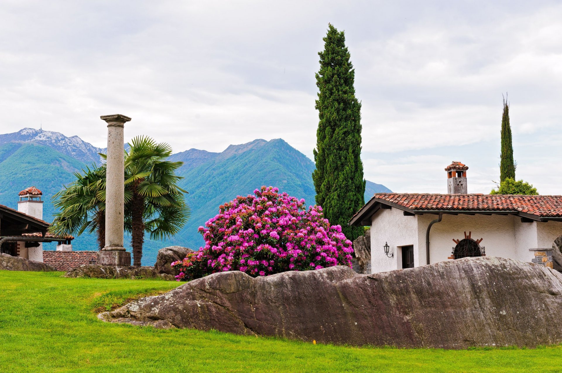 parque casa árboles columna palmeras ciprés rododendro arbusto montañas piedras