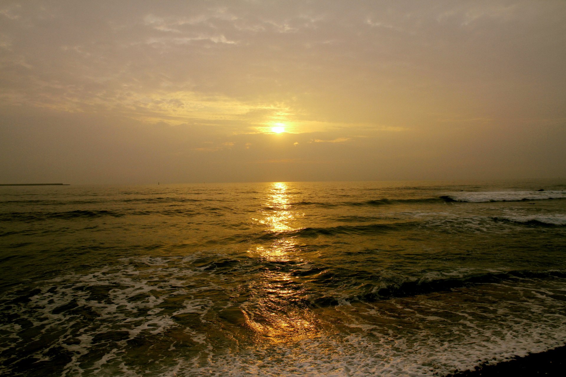 playa mar olas nubes nubes tragaluz sol