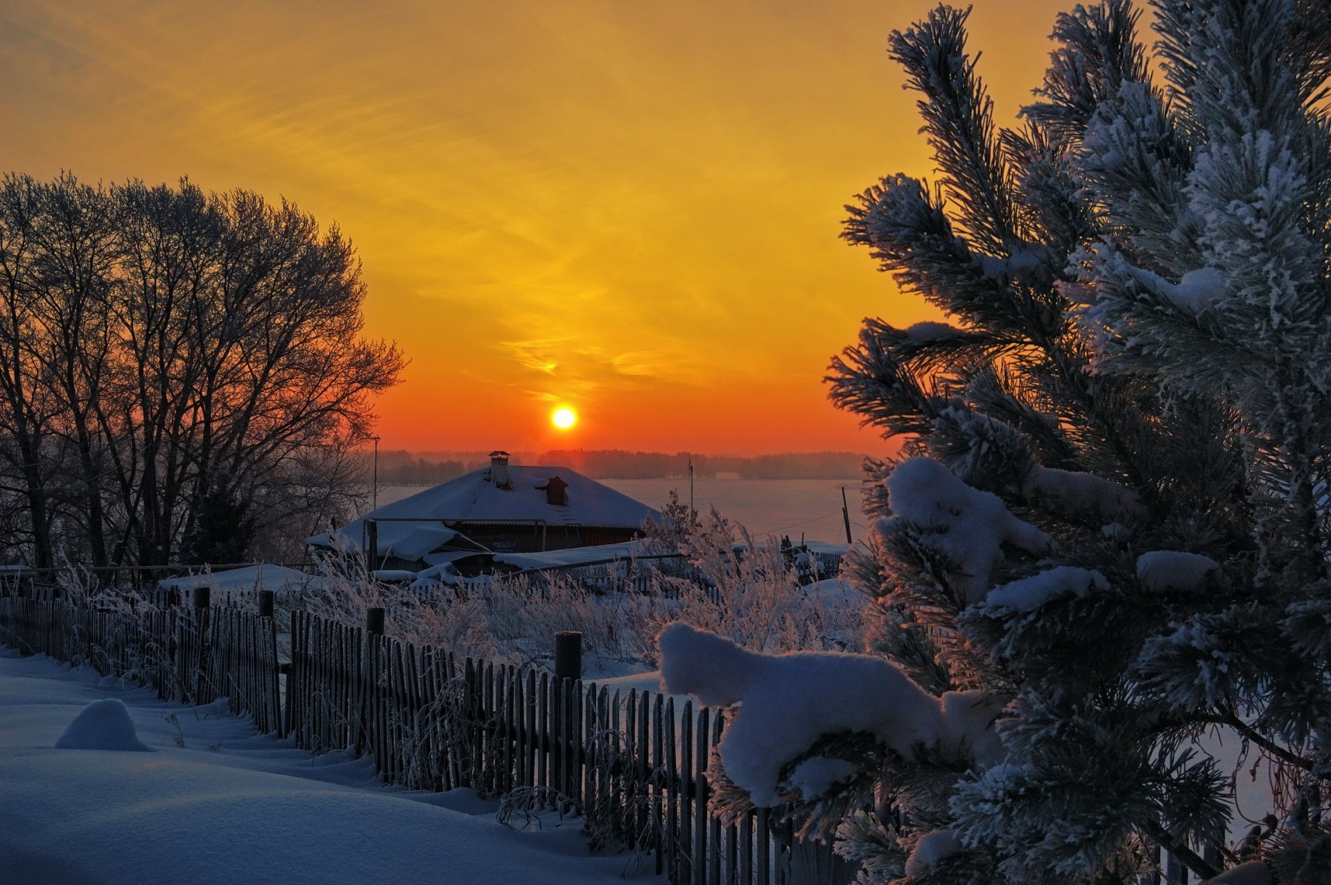 winter schnee bäume haus zaun sonnenuntergang sonne