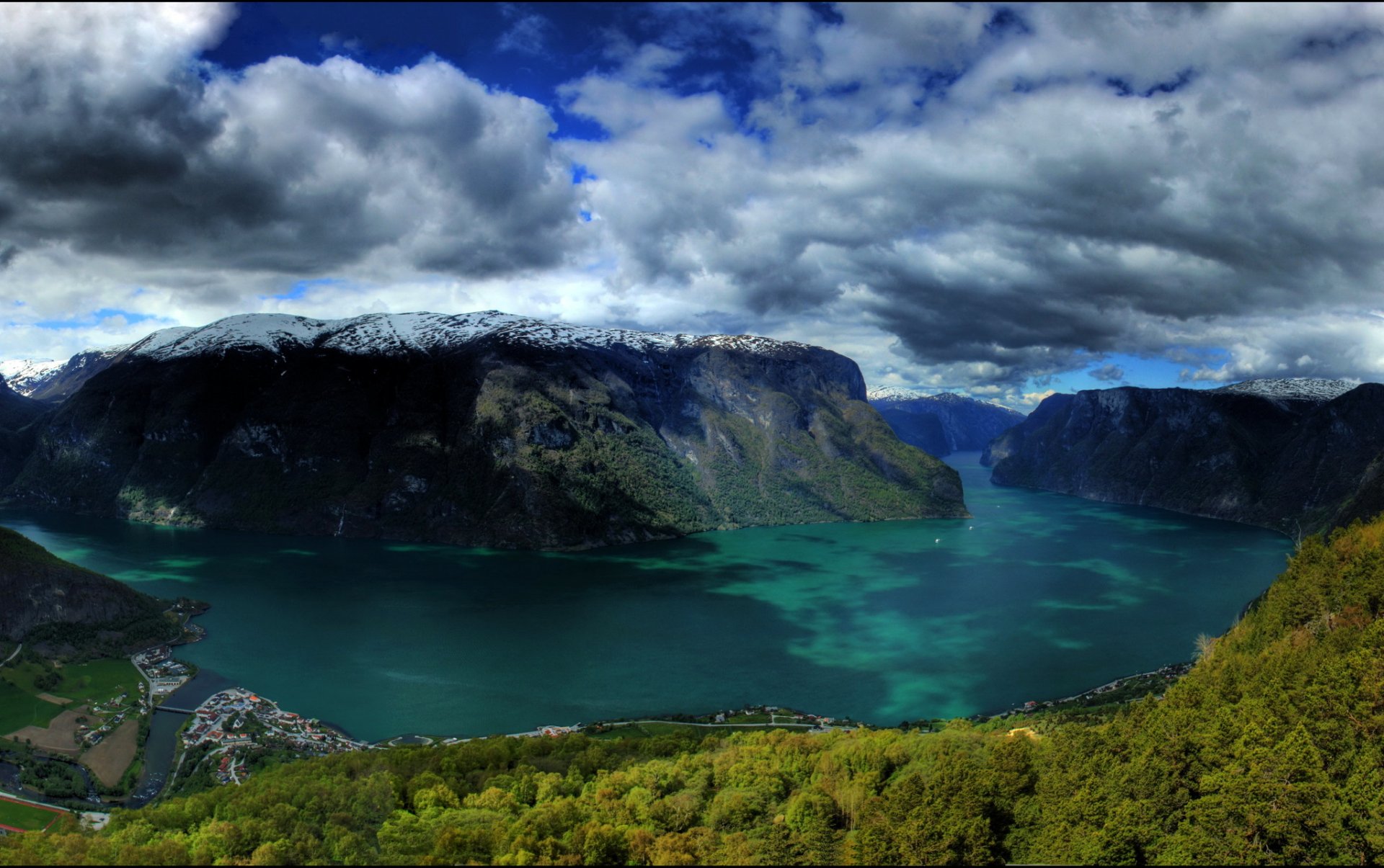 norwegen berge see felsen berge schnee wolken wolken wald natur stadt