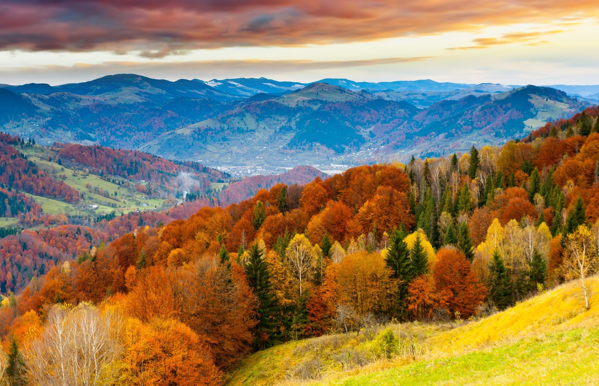 tramonto montagna invernale paesaggio cielo nuvole bellissimi alberi campo orizzonte natura montagna invernale orizzonte