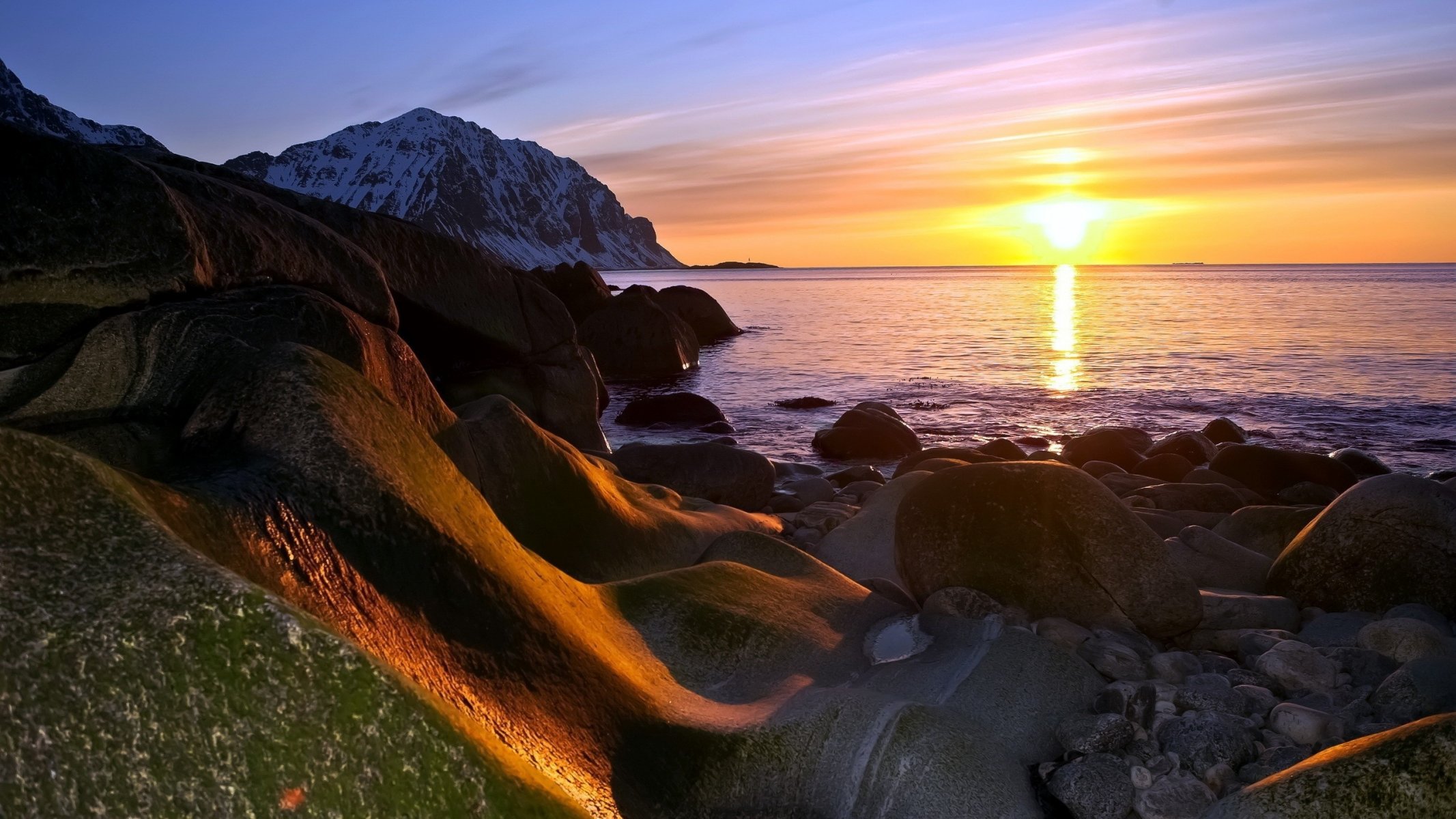 paysage soir coucher de soleil mer soleil montagnes neige pierres nature