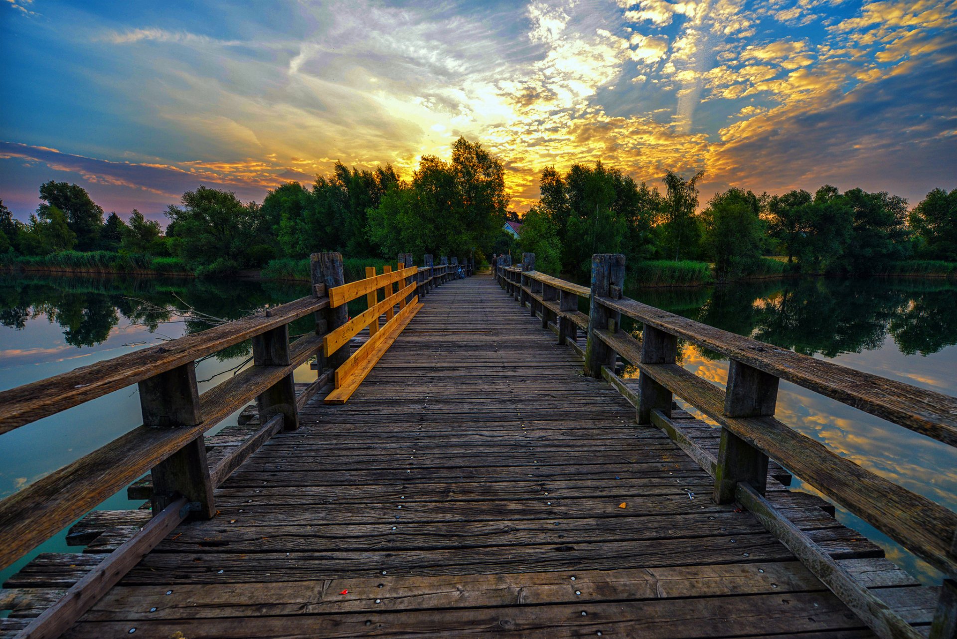 lago stagno ponte sera tramonto