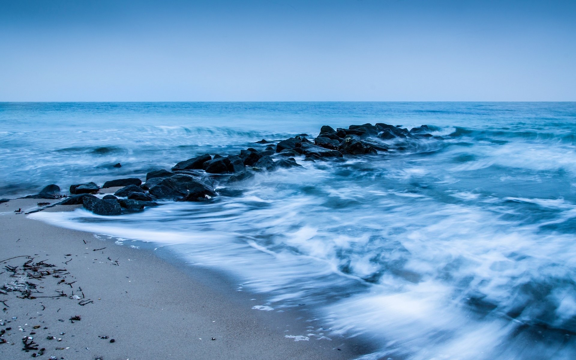 krajobraz natura morze rzeka woda fala ocean kamienie niebieski piasek niebo tło tapeta panoramiczny pełny ekran panoramiczny panoramiczny