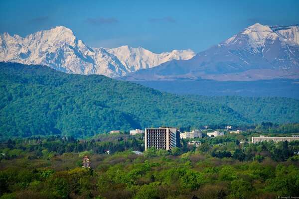 Nalchik und sein großer kaukasischer Grat