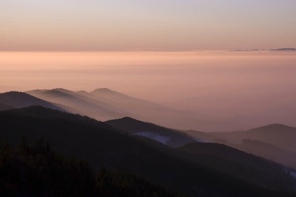 Chagrin, ciel et matin brumeux