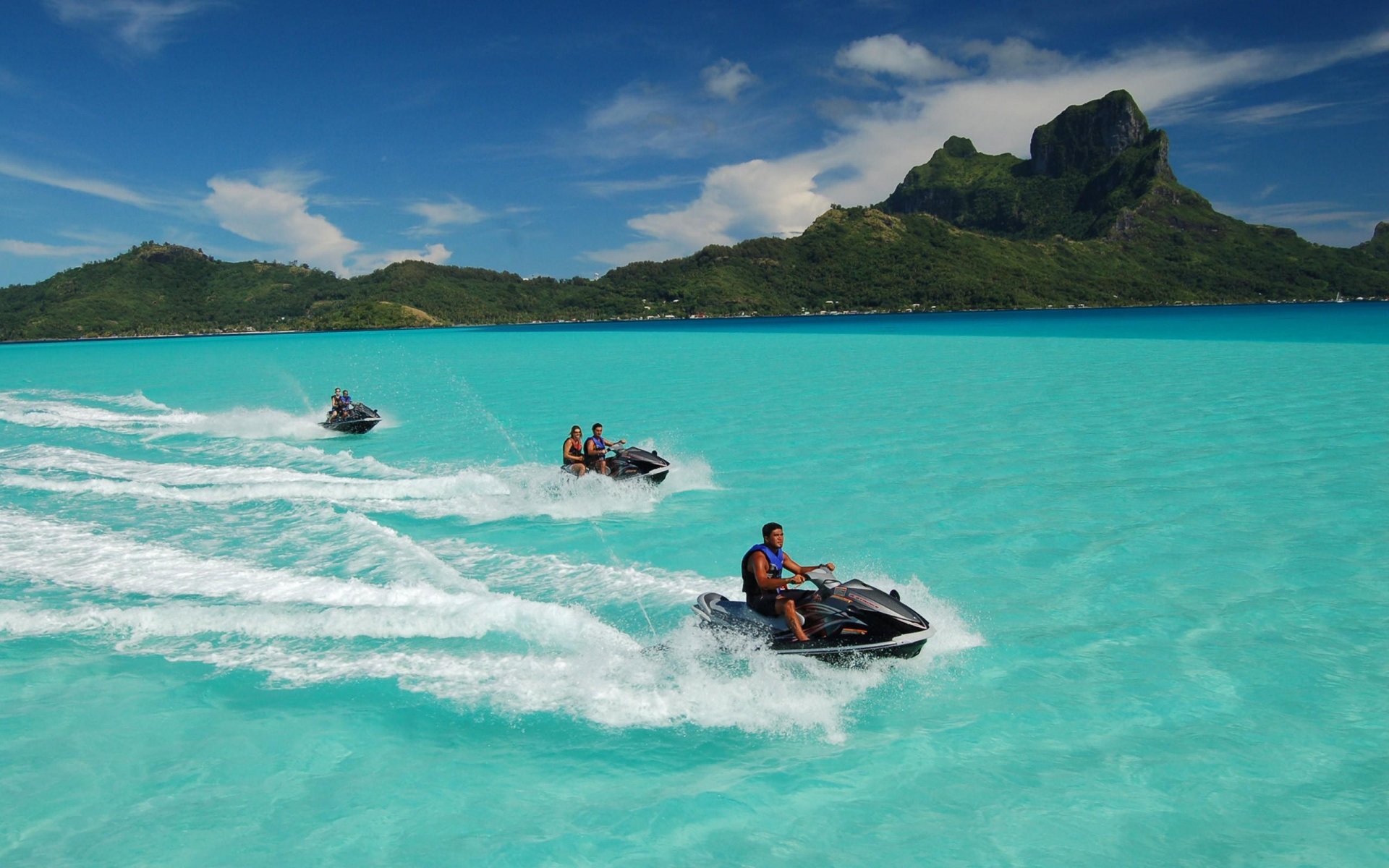 islas isla bora bora polinesia francesa mar montañas cielo agua motos vacaciones resort