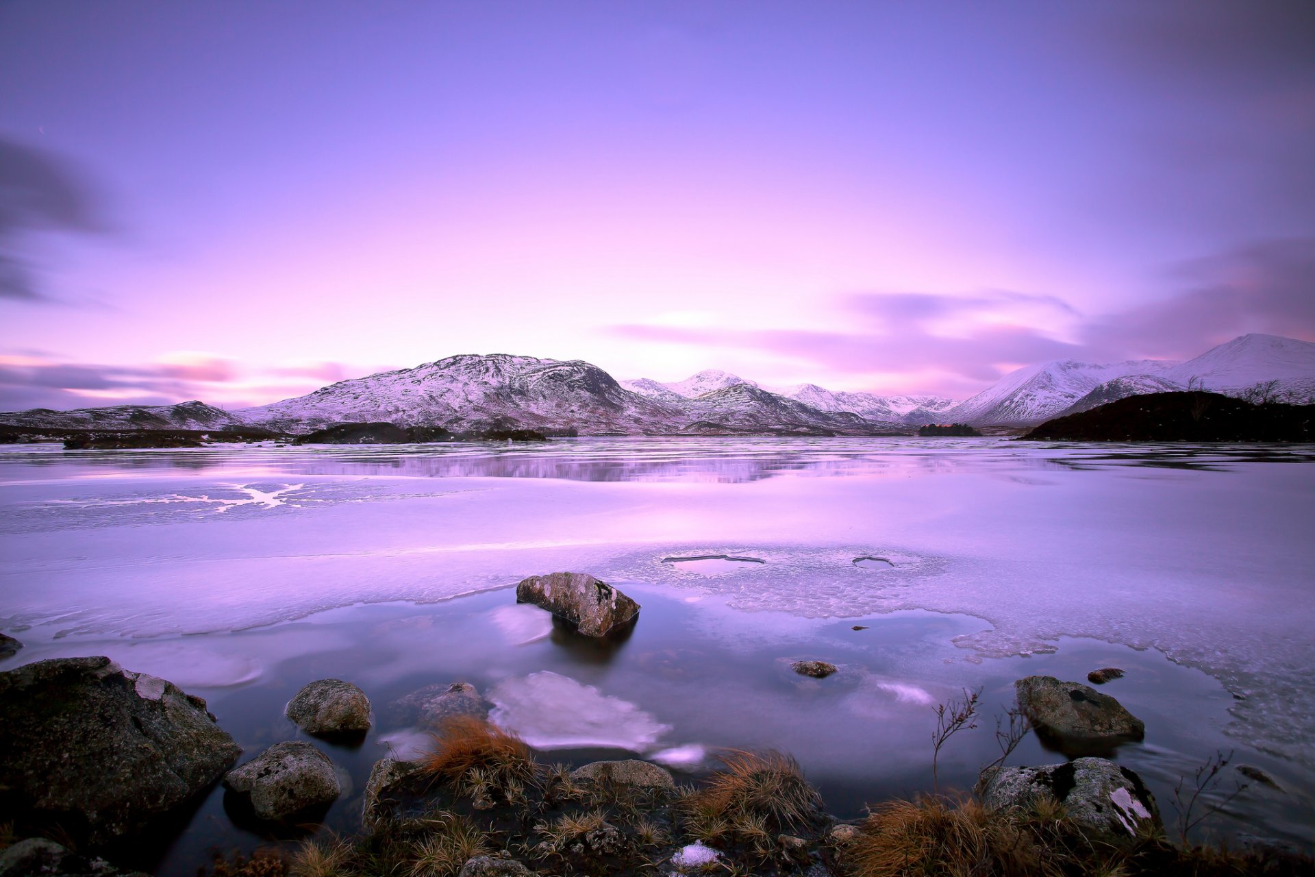 natura paesaggio montagna lago cielo nuvole neve inverno