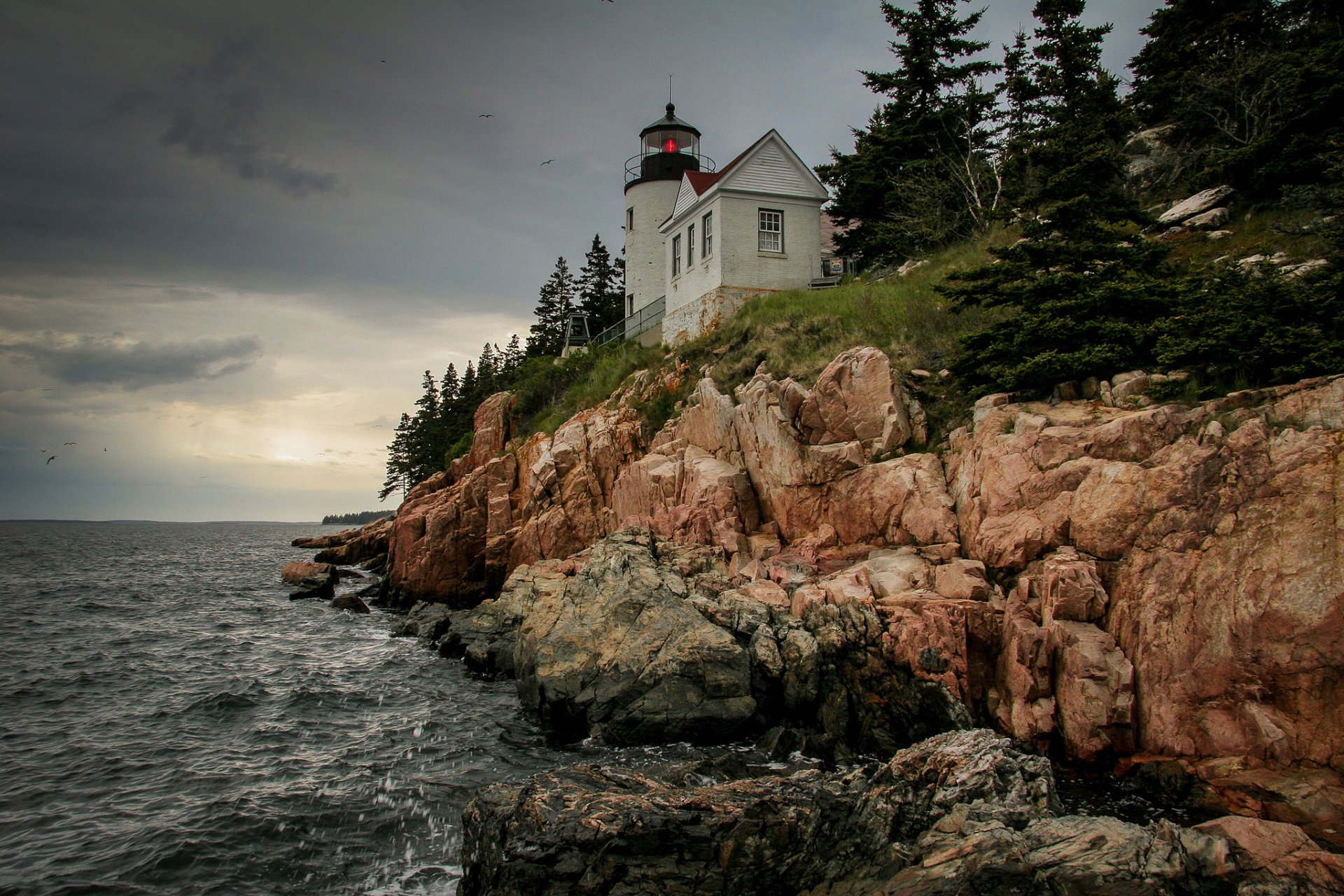 usa state maine united states of america bernard lighthouse bass harbor lighthouse rocks sky gray after rain atlantic ocean bay