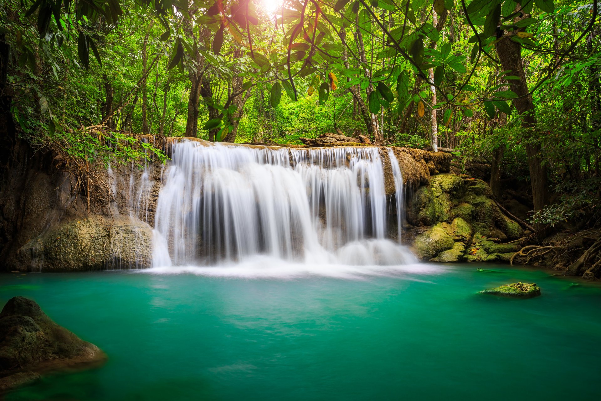 cascada mar lago bosque profundo árboles cielo nubes paisaje naturaleza hojas soñador lagos bosques densos hermoso soñador tailandia