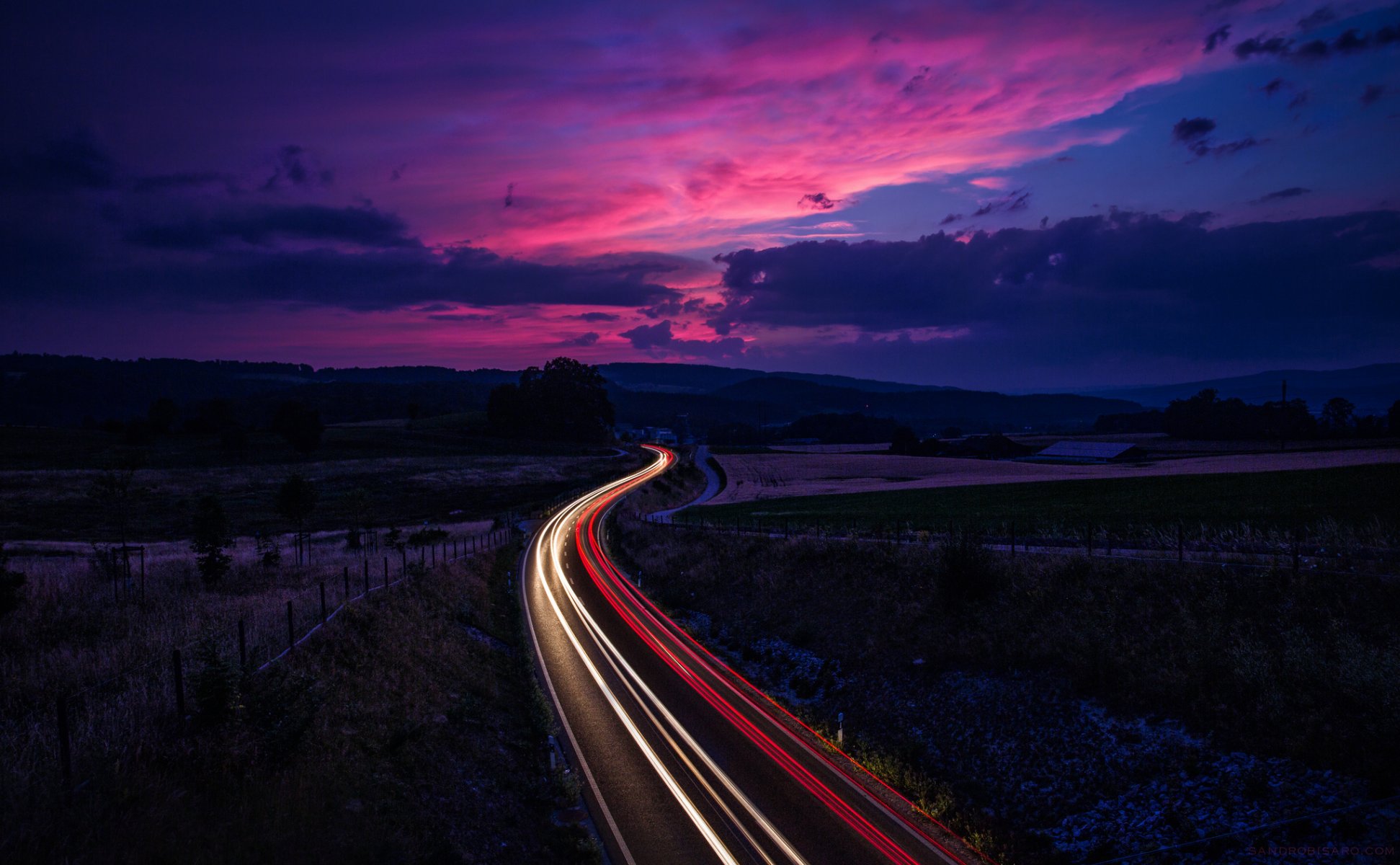 svizzera strada traffico esposizione cremisi tramonto crepuscolo blu cielo nuvole nuvole