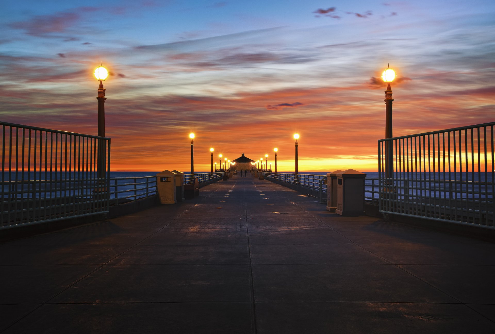 estados unidos california muelle linternas iluminación costa océano tarde puesta de sol horizonte cielo nubes