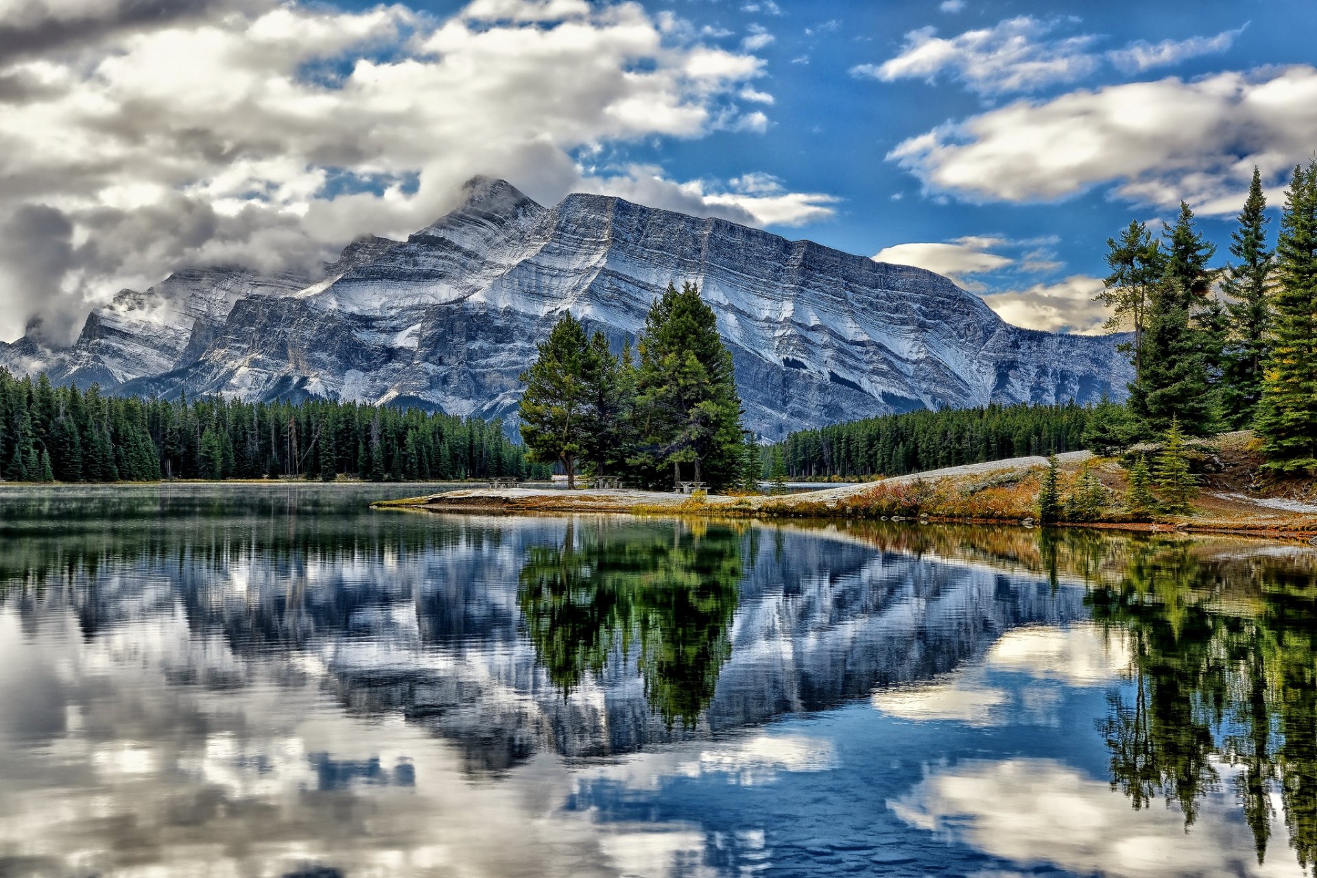 monte rundle lagos vermillion parque nacional banff alberta canadá lago vermillion banff lago montañas reflexión árboles