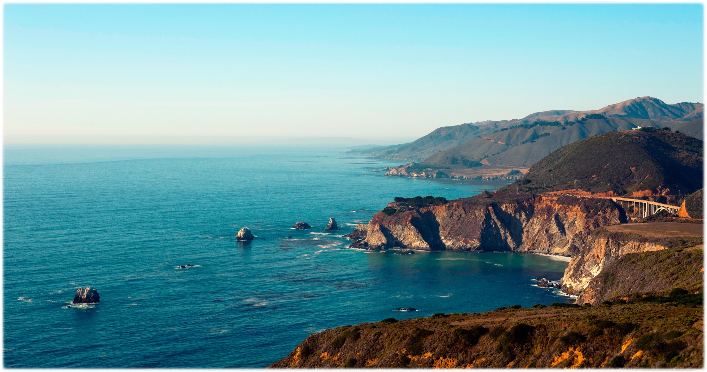 big sur kalifornia wybrzeże pacyfiku zatoki klify most bixby wzgórza lasy iglaste oszałamiający krajobraz