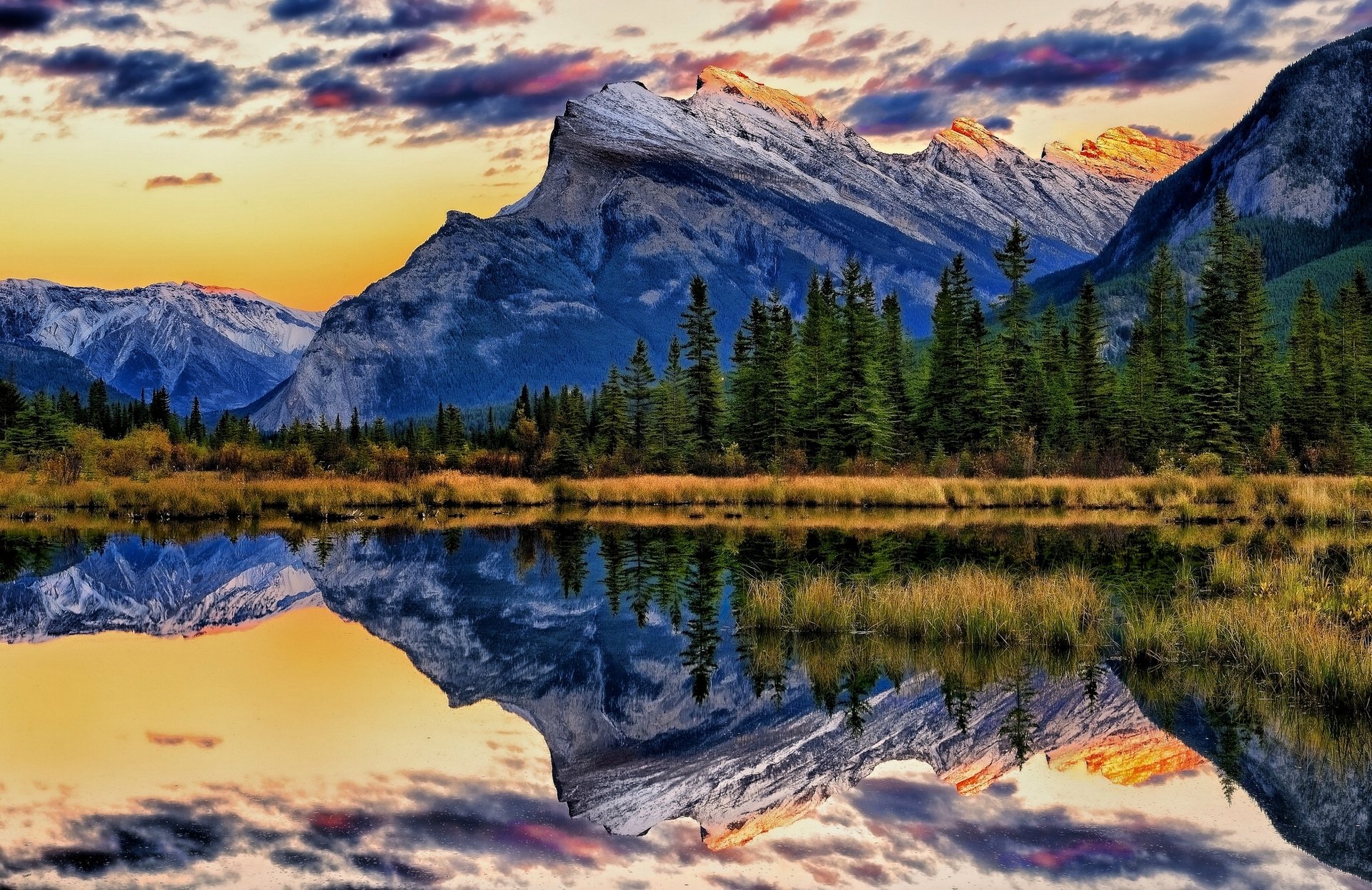 mount rundle vermillion lakes banff national park alberta canada banff lake mountains reflection