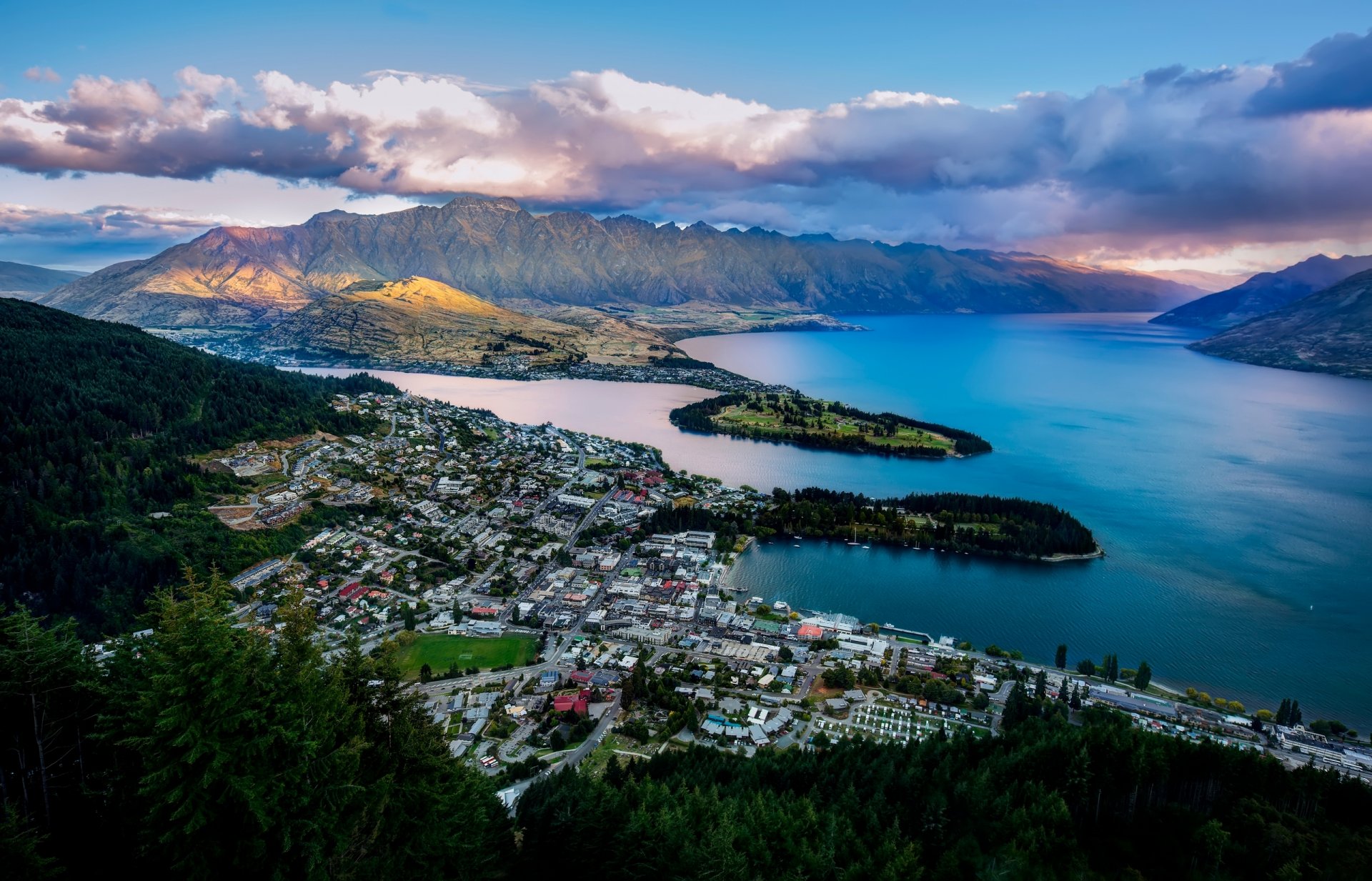 queenstown nueva zelanda queenstown lago wakatipu bahía montañas panorama ciudad