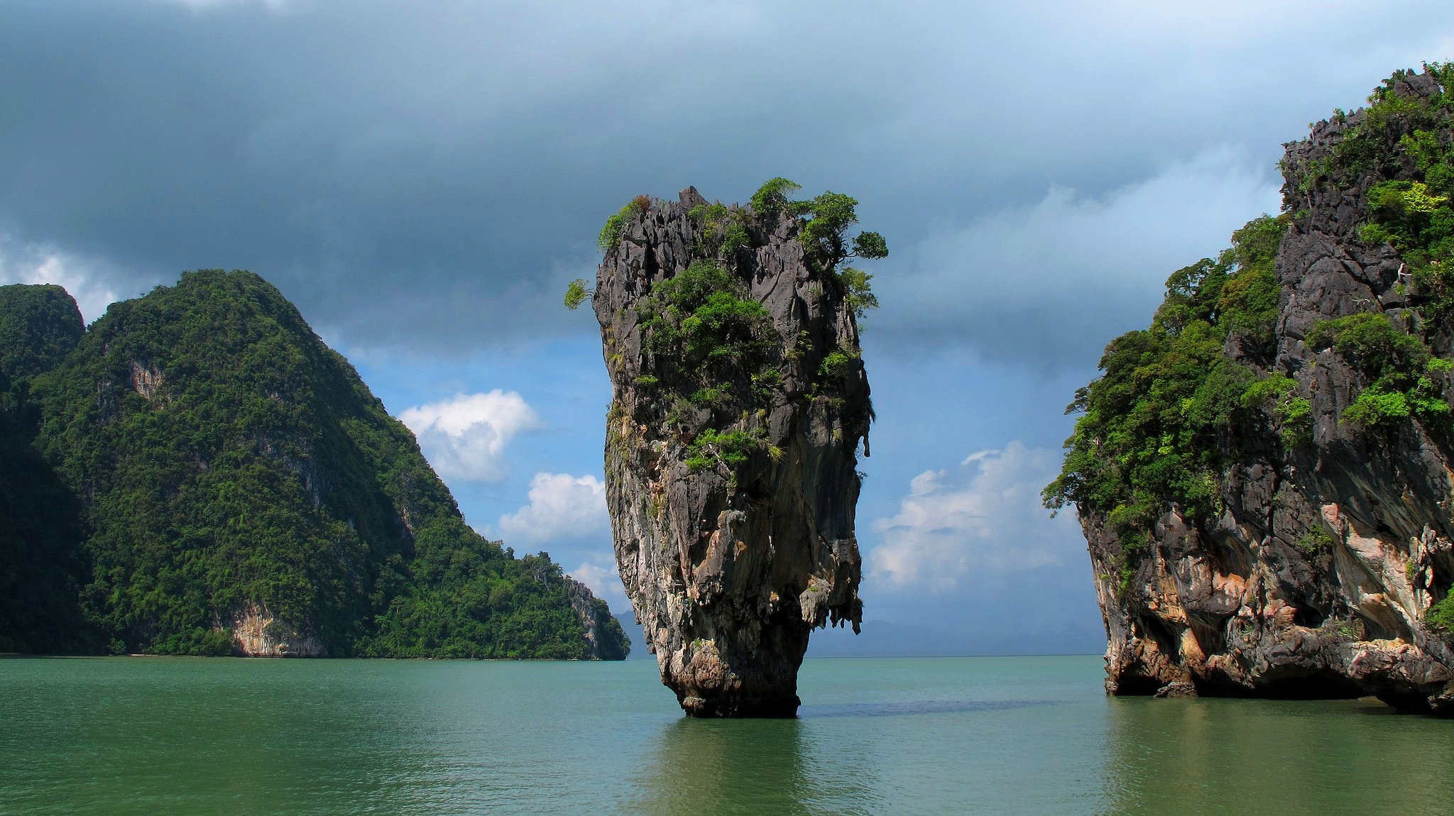 pang nga bay phuket thailand khao phing kan james bond island phang nga bay thailand tapu islet james bond island rock