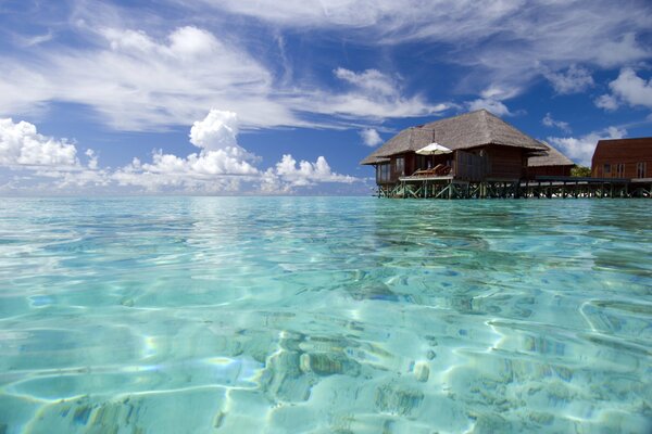 Acque perlacee alle Maldive