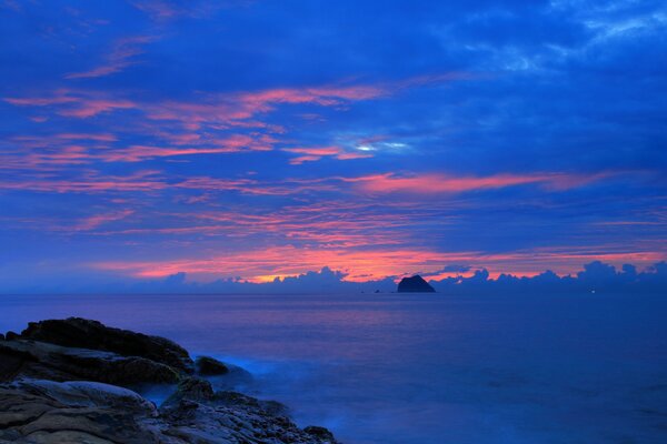 Sea blue horizon at sunset