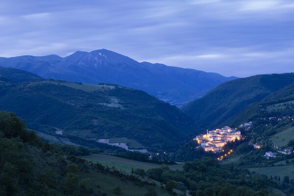 Beau paysage Italien avant l aube