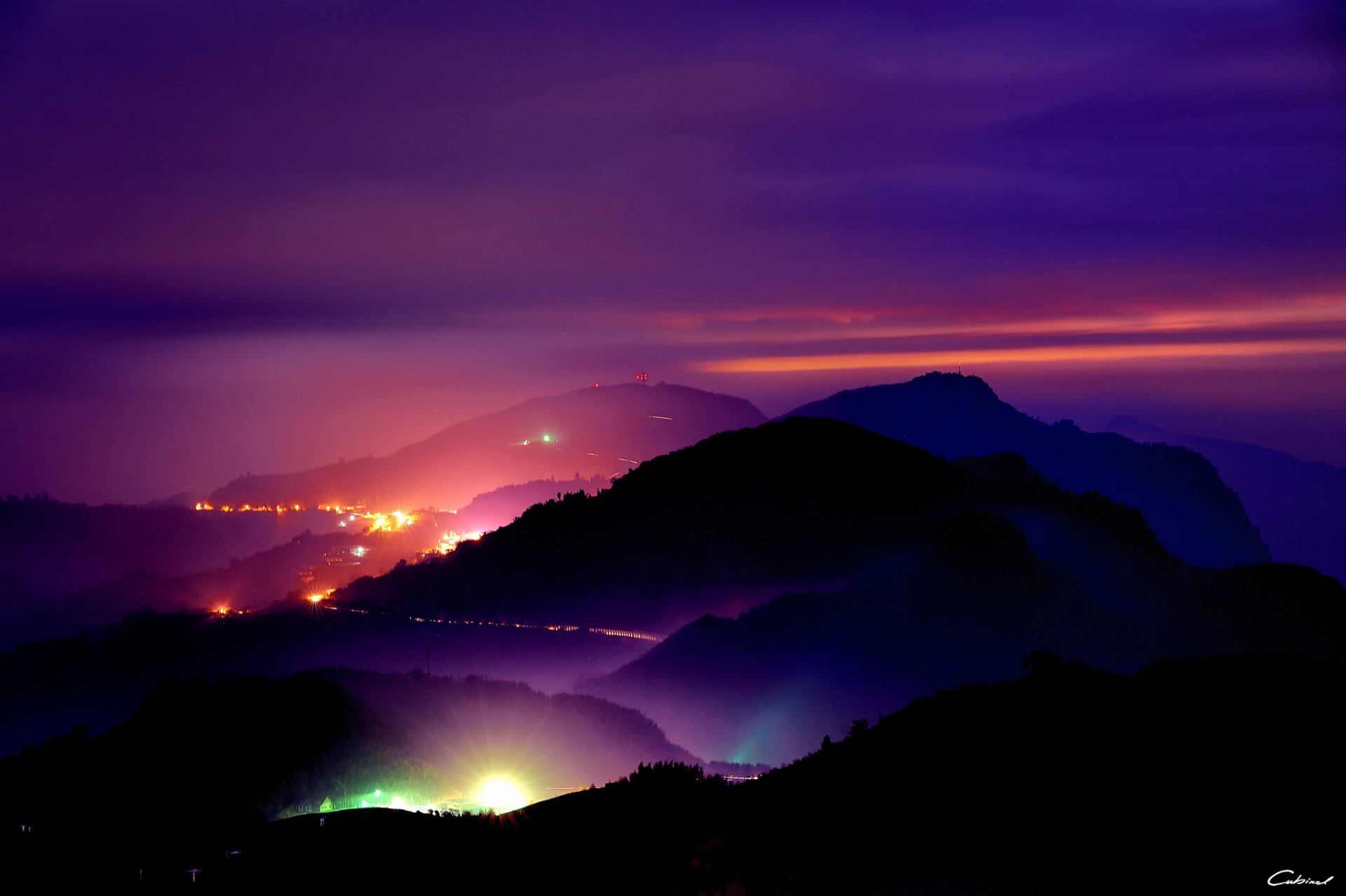 nuit collines route lumières vue