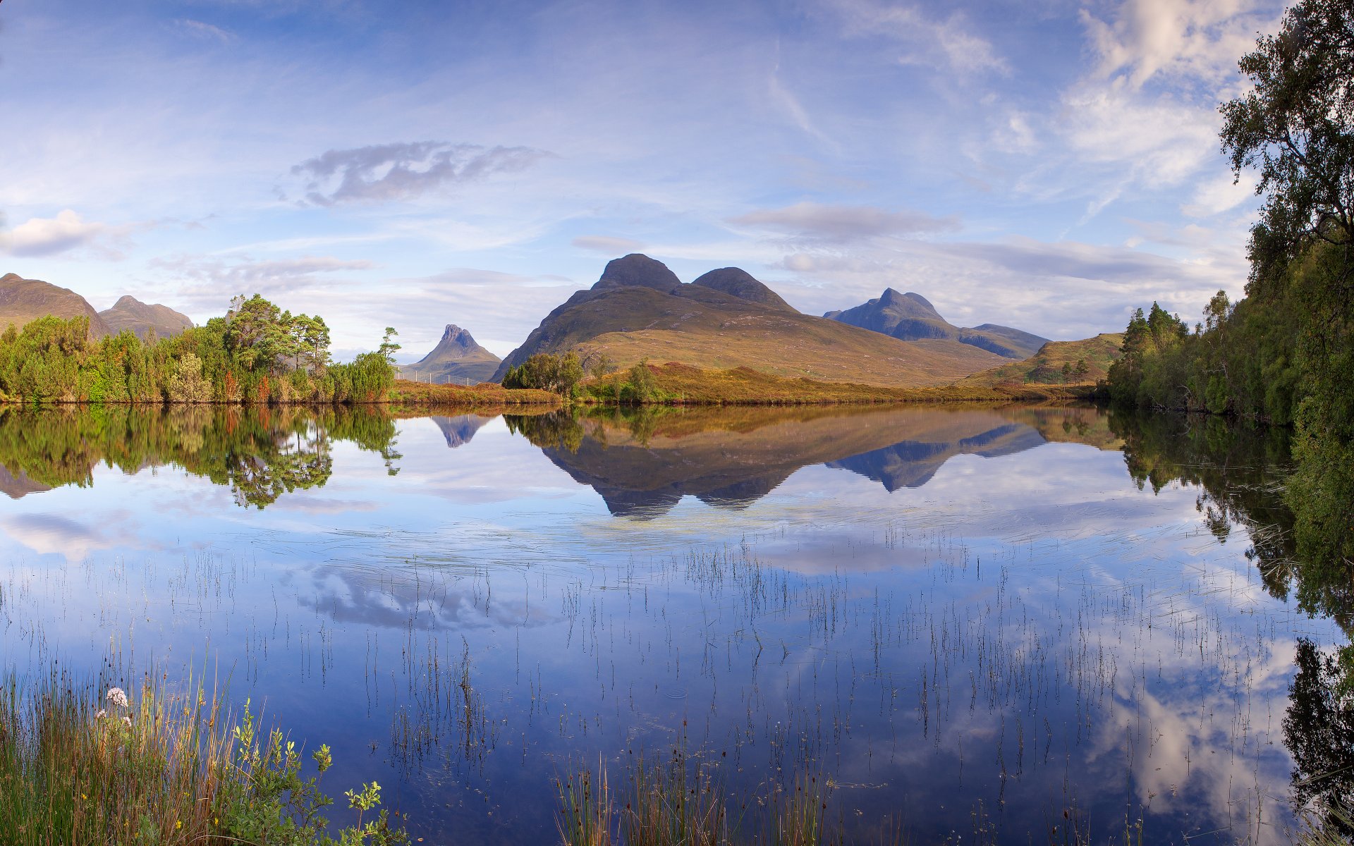 loch cal dromannan szkocja natura krajobraz niebo chmury jezioro góry trawa