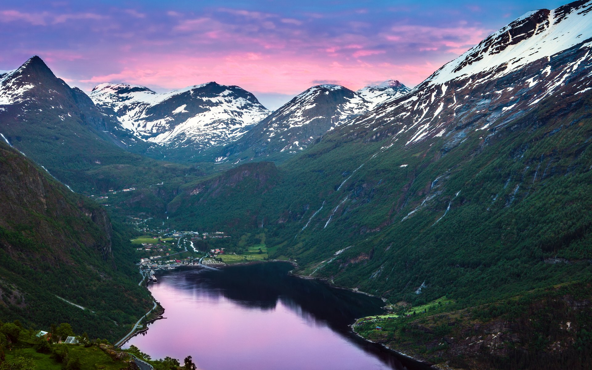 noruega fiordo montañas