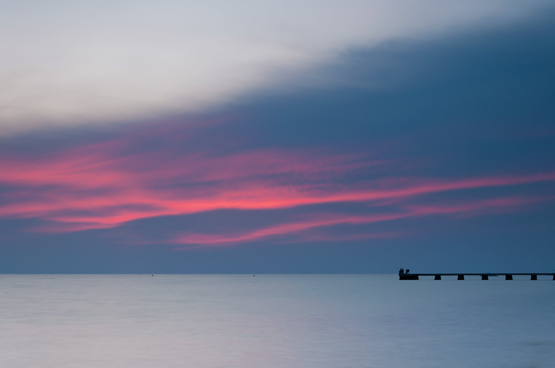 slovénie mer côte loin jetée pêcheurs soirée lumineux coucher de soleil bleu ciel