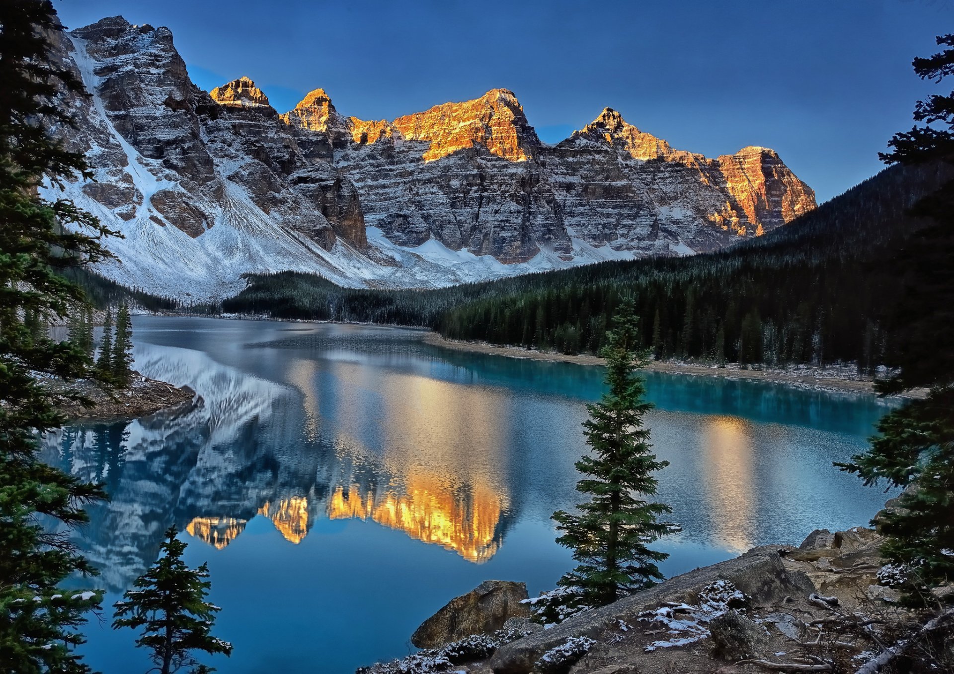 moraine tal der zehn gipfel banff national park kanada moraine lake berge reflexion