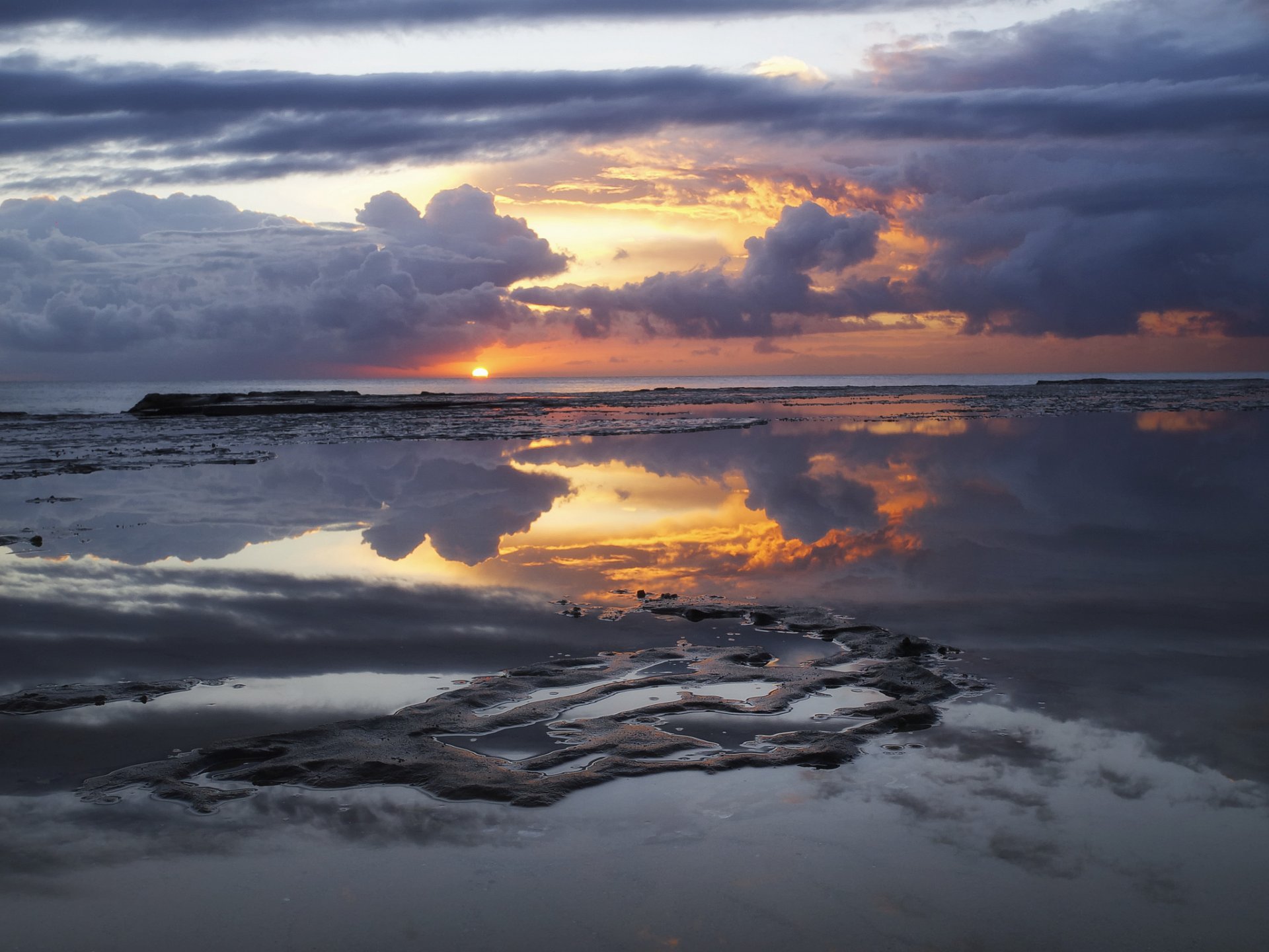 australie matin aube soleil lever du soleil ciel nuages nuages océan rivage sable marée eau réflexion