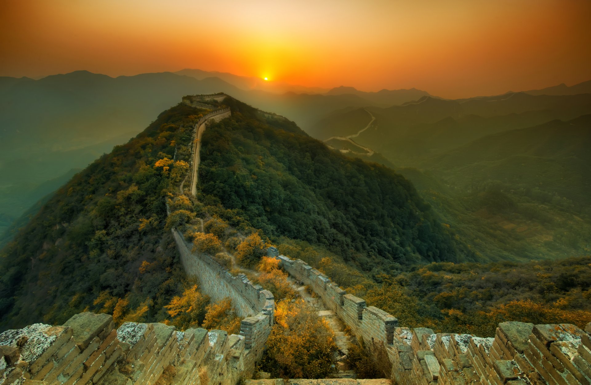 great china wall sunset fog